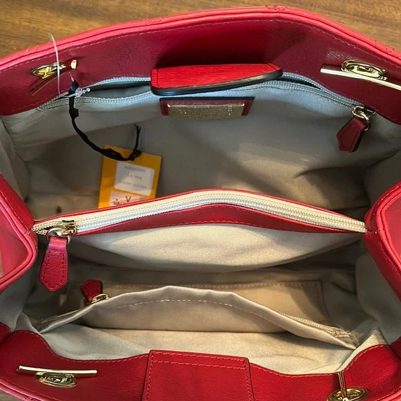 Valentino Red Gold Quilted Shoulder Bag - Picture 9 of 10